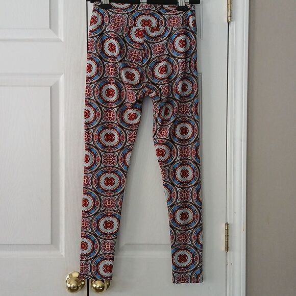 LulaRoe Leggings Colorful Medallions leggings blue maroon Sz One Size - Picture 4 of 6